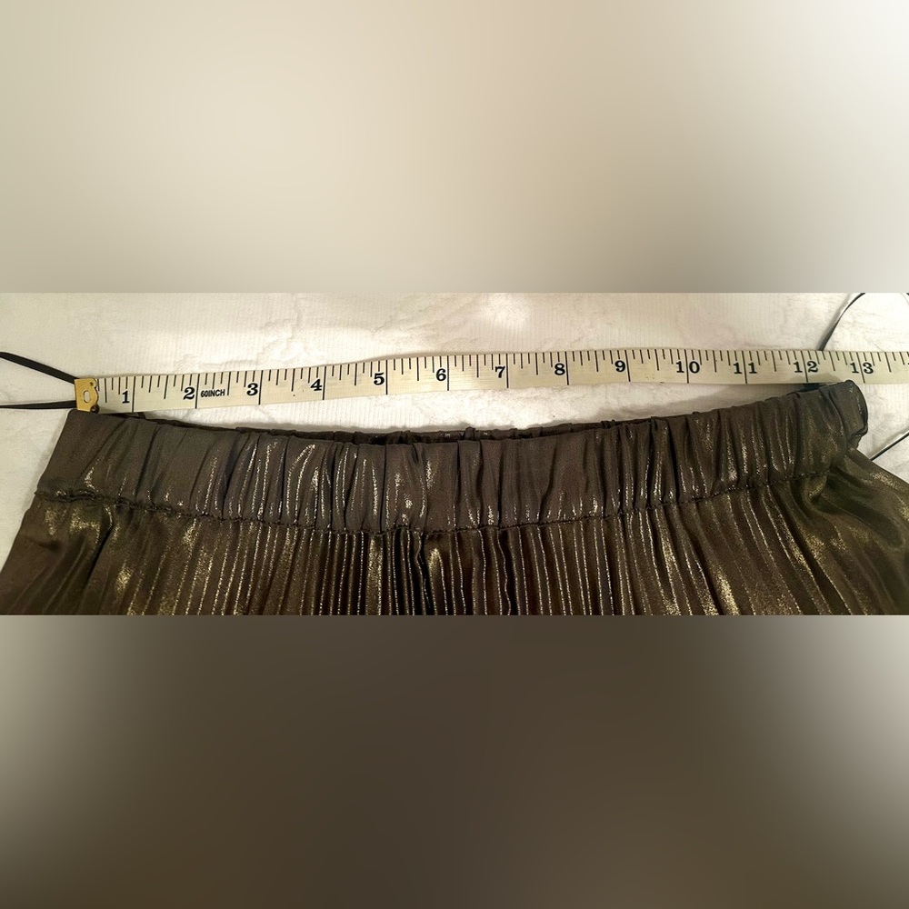 Pleated metallic olive colored skirt set - Picture 8 of 13